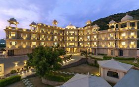Traavista Aravali Mahal - Luxury Lake View Heritage Resort In Udaipur